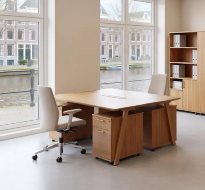 Vakkundig gemonteerde moderne kantoorinrichting