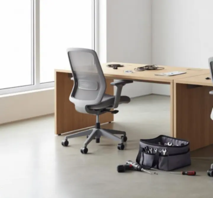Moderne kantoorinrichting met gemonteerde werkplekken door FurnitureInstallPro